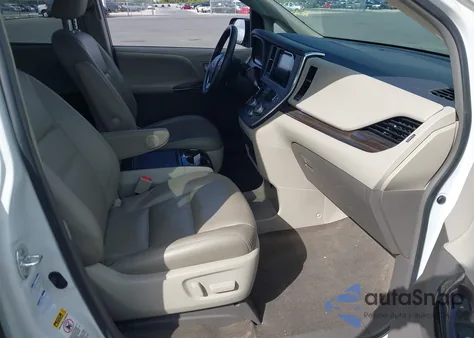 2017 Toyota Sienna Xle 7 Passenger z USA, uszkodzony, nr VIN 5TDDZ3DC8HS174775